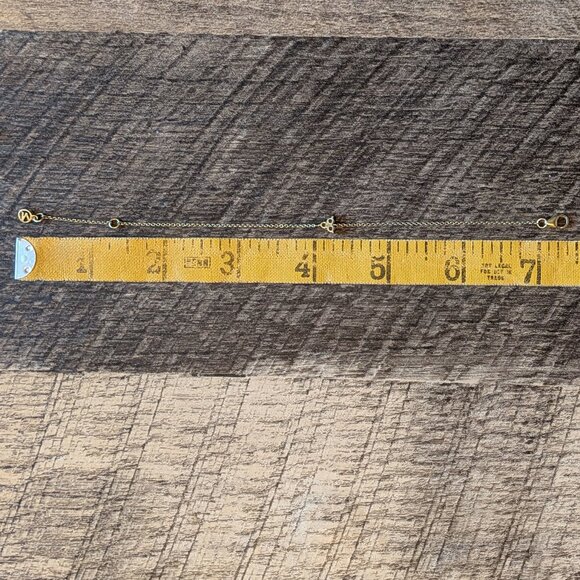 Mejuri Lotus Bracelet 18k Gold Vermeil with Sapphire - Picture 3 of 3